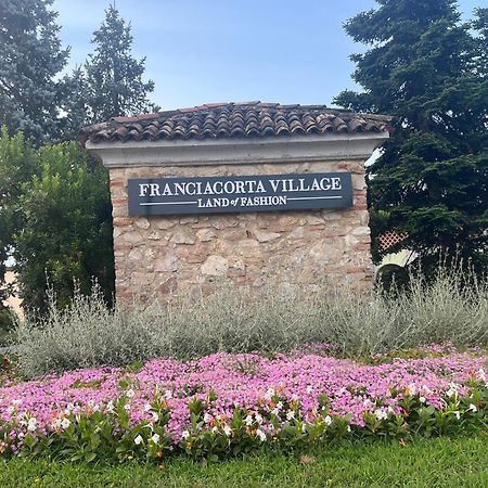 Anna Appartamento Vacanze Monticelli Brusati Exterior foto
